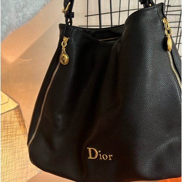 Beautiful leather bag! New-Large size with detachable pouch! - Picture 2 of 5